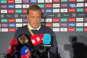 穆西亚拉重伤后是否给穆勒短合同？埃贝尔：不考虑，也没谈过