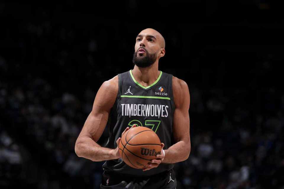 库里华子缺席！森林狼大胜勇士终结5连败升前六 戈贝尔15+17